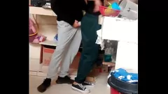 Redare Amatori-Mom-ul vitreg este prins și nu poate rezista cumshot