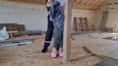 Afspelen De verboden ontmoeting van hete vrouw met de bouwvakker: hardcore verborgen camera-actie