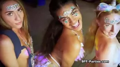 Oynat Ravers Get Wild: Amatör Gençlerle Yoğun Irklararası Orgy
