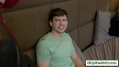 Oynat Sarışın cosplay genç Bella Rose, sert köpek stili eyleminde üvey kardeşi Alex D tarafından sikiliyor