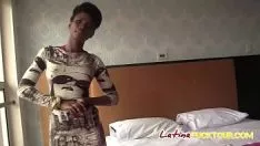 Oynat Teodora Laura'nın annesi çok daha genç bir adam sikikleri