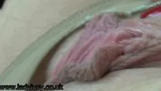 Redare Matura blonda cu sanii lasati se mangaie pe lindic