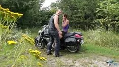 Oynat Ormanda Seks Yapan Xxx Flaky Babes ile Porno Filmler