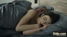 Reproducir sexo con nieta teniendo sexo con abuelo