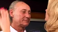 Redare Primeste cadou o floare de la acest barbat iar ea ii ofera pizda pe gratis
