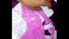 Oynat Crossdresser'ın Özel Doğal Tanga ve Çorap Koleksiyonu
