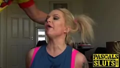 Reproduzir Louise Lee, submissa britânica de MILF, submetida a sexo BDSM violento e orgasmos múltiplos