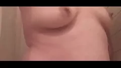 Redare Milf Florecita Rica împărtășește un duș cu fiul vitreg Alex