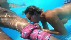 Redare Sex nebun la piscină cu gagica blondă Mya Lane și Ryland Ryker!